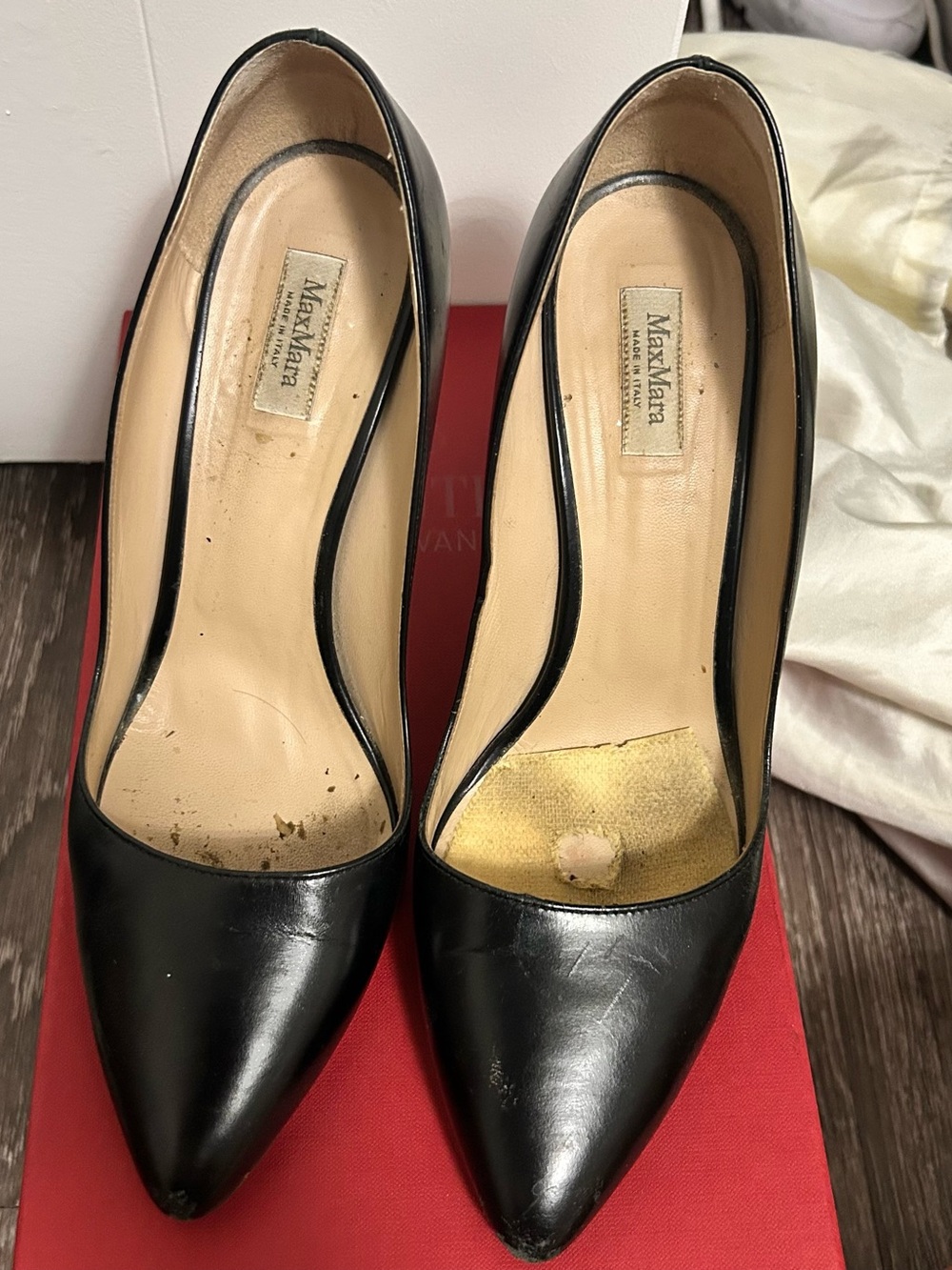 MaxMara Black Leather Pointed Toe Pumps